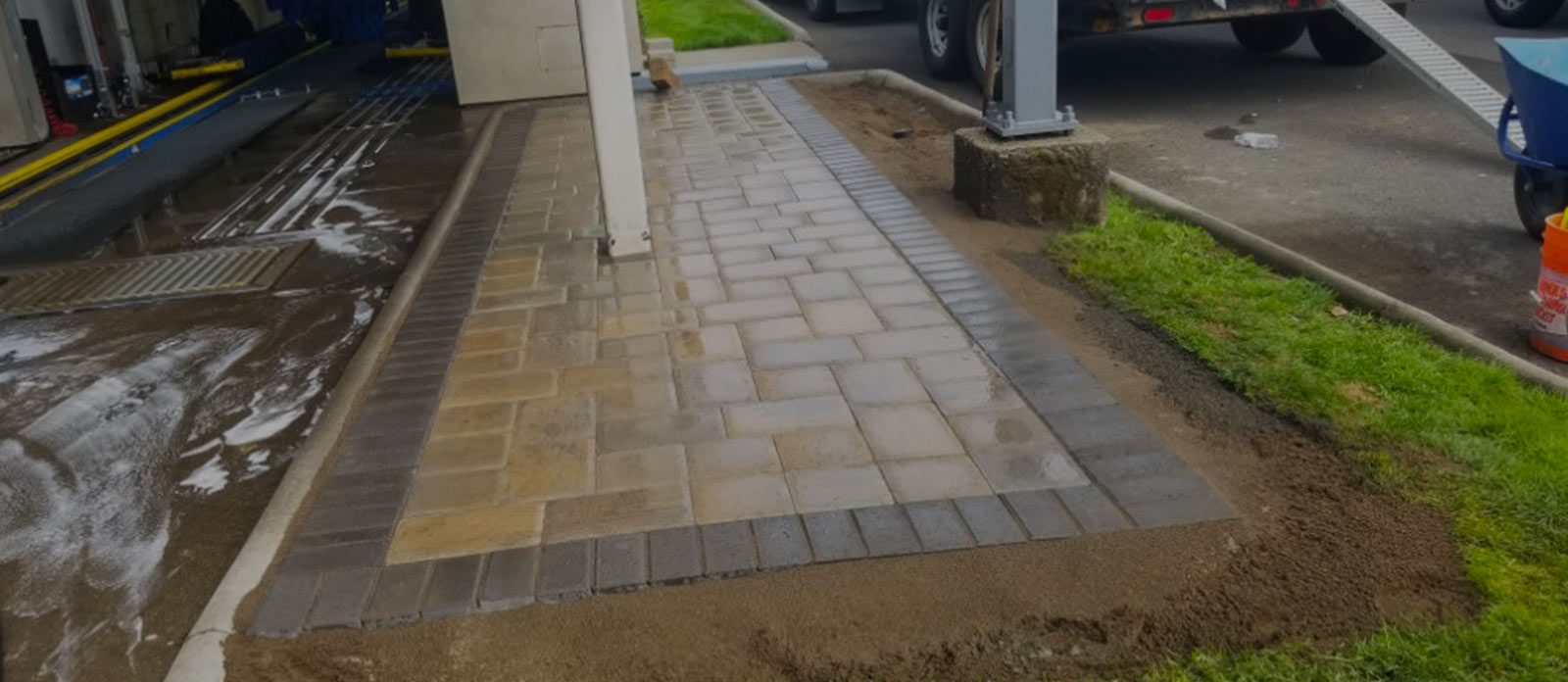 Easy And <span class="t-color1">Affordable<br> Services</span>